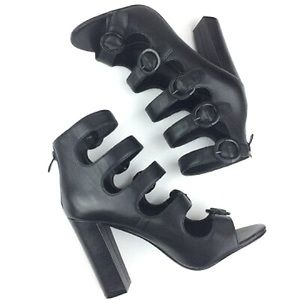 Kendall & Kylie nib Evie black suede multi strap/buckle 4” heels